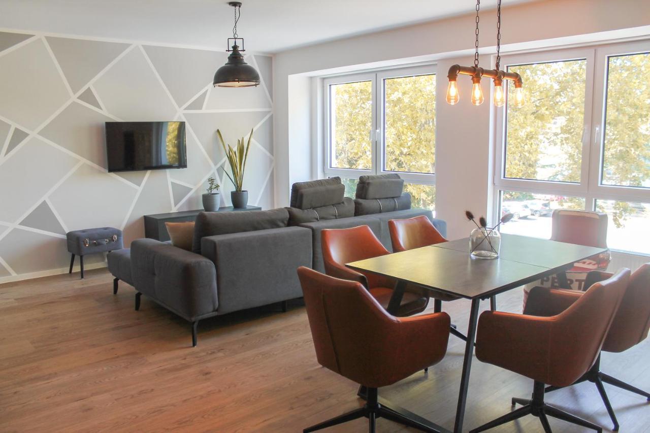 New York Apartment - Fuer Freunde & Familien, Stadtnah, Parkplatz, E-Ladestation, Gitterbox Fuer Fahrraeder, Fitnessstudio, Digitale Gaestemappe Mit Restaurant- Und Unternehmenstipps โคเบลนซ์ ภายนอก รูปภาพ