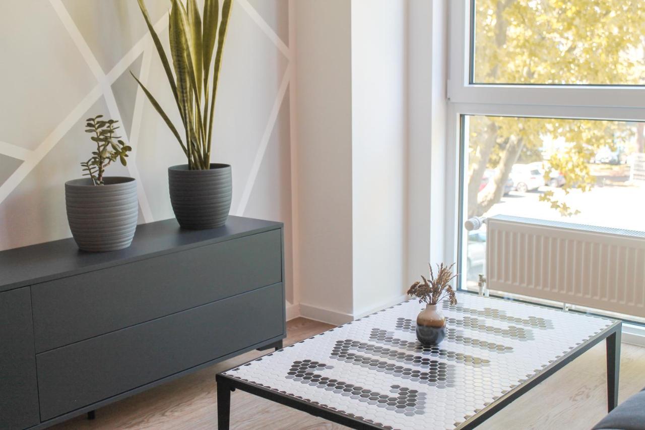 New York Apartment - Fuer Freunde & Familien, Stadtnah, Parkplatz, E-Ladestation, Gitterbox Fuer Fahrraeder, Fitnessstudio, Digitale Gaestemappe Mit Restaurant- Und Unternehmenstipps โคเบลนซ์ ภายนอก รูปภาพ
