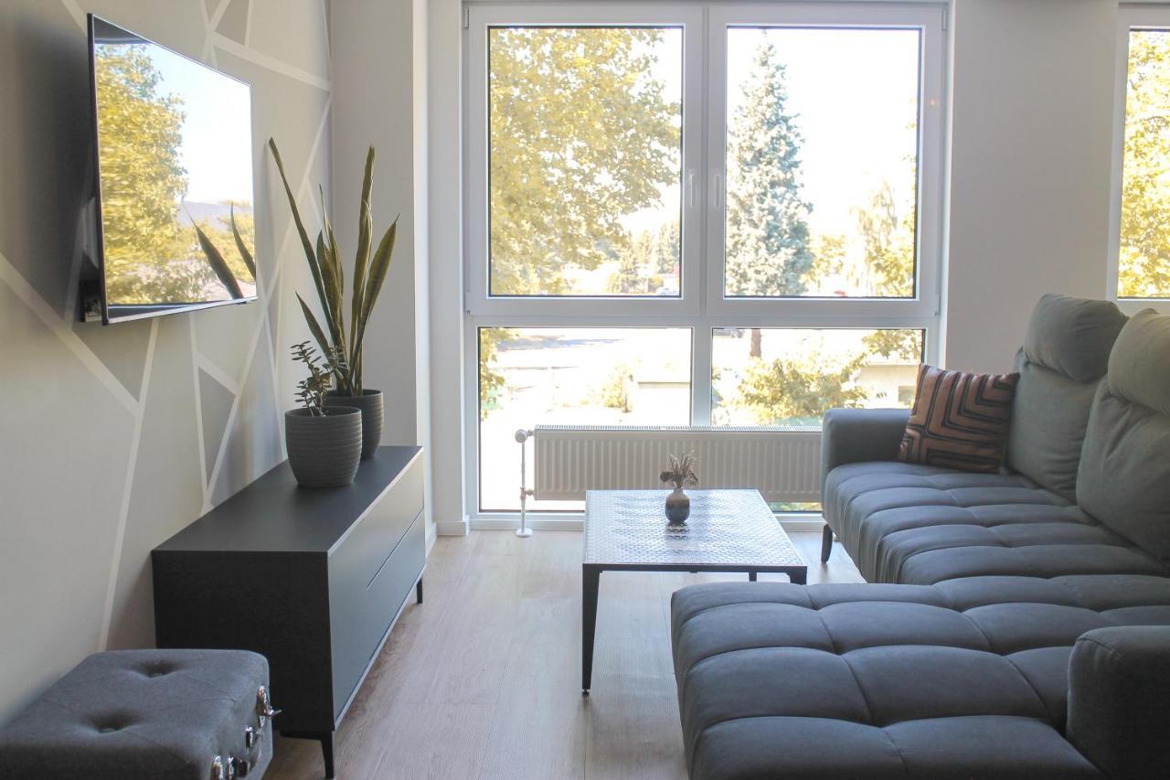 New York Apartment - Fuer Freunde & Familien, Stadtnah, Parkplatz, E-Ladestation, Gitterbox Fuer Fahrraeder, Fitnessstudio, Digitale Gaestemappe Mit Restaurant- Und Unternehmenstipps โคเบลนซ์ ภายนอก รูปภาพ