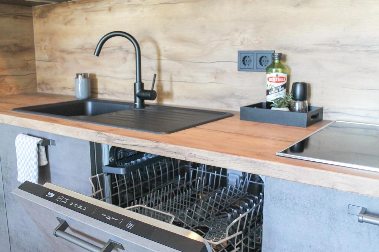 New York Apartment - Fuer Freunde & Familien, Stadtnah, Parkplatz, E-Ladestation, Gitterbox Fuer Fahrraeder, Fitnessstudio, Digitale Gaestemappe Mit Restaurant- Und Unternehmenstipps โคเบลนซ์ ภายนอก รูปภาพ
